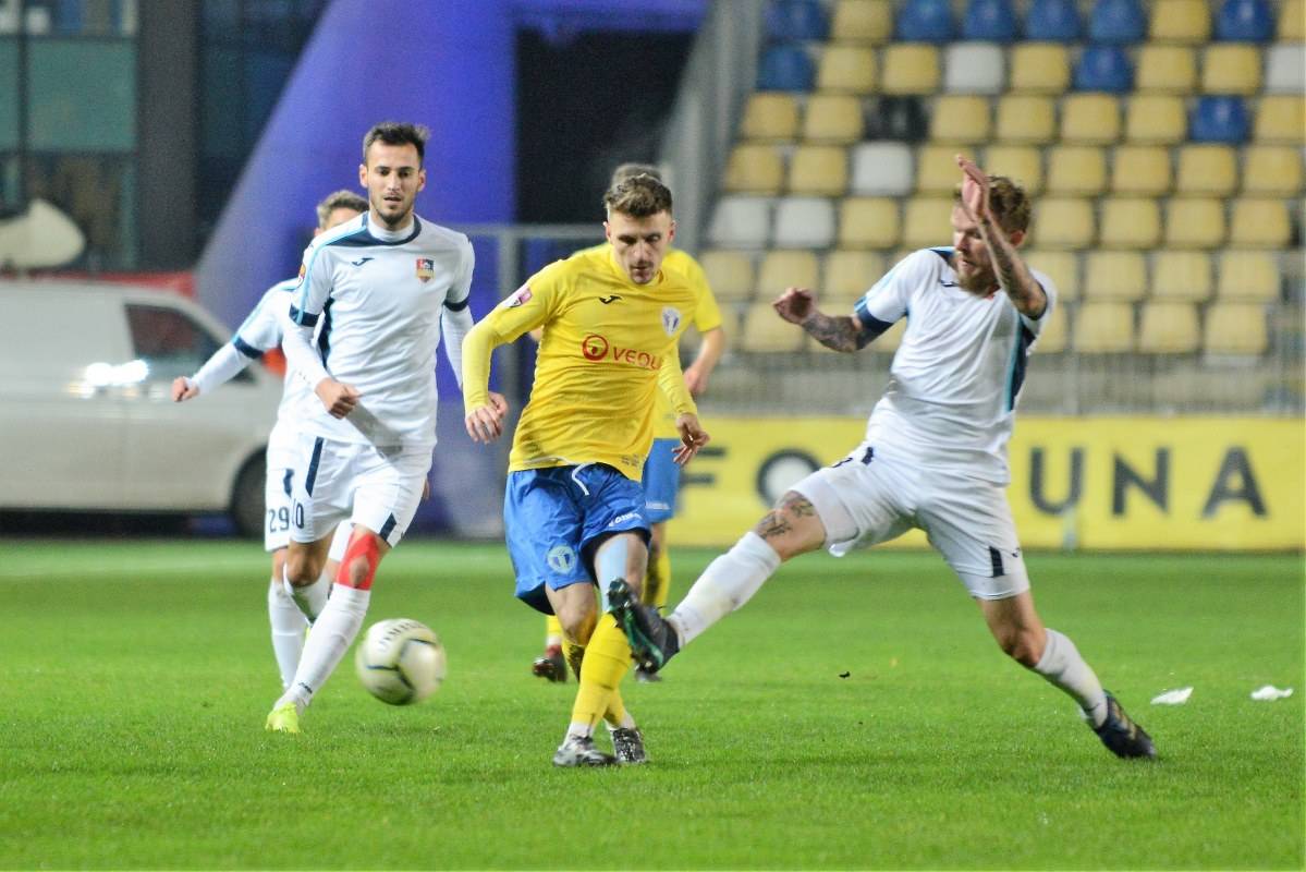 Indirectele îi ajută la greu pe “lupi”, mai rămânând s-o facă și ei înșiși! – numai despre ce se întâmplă la FC Petrolul, echipa de suflet a ploieștenilor și a prahovenilor (episodul 38)