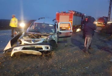 Accident cu descarcerare şi victime la Brătăşanca