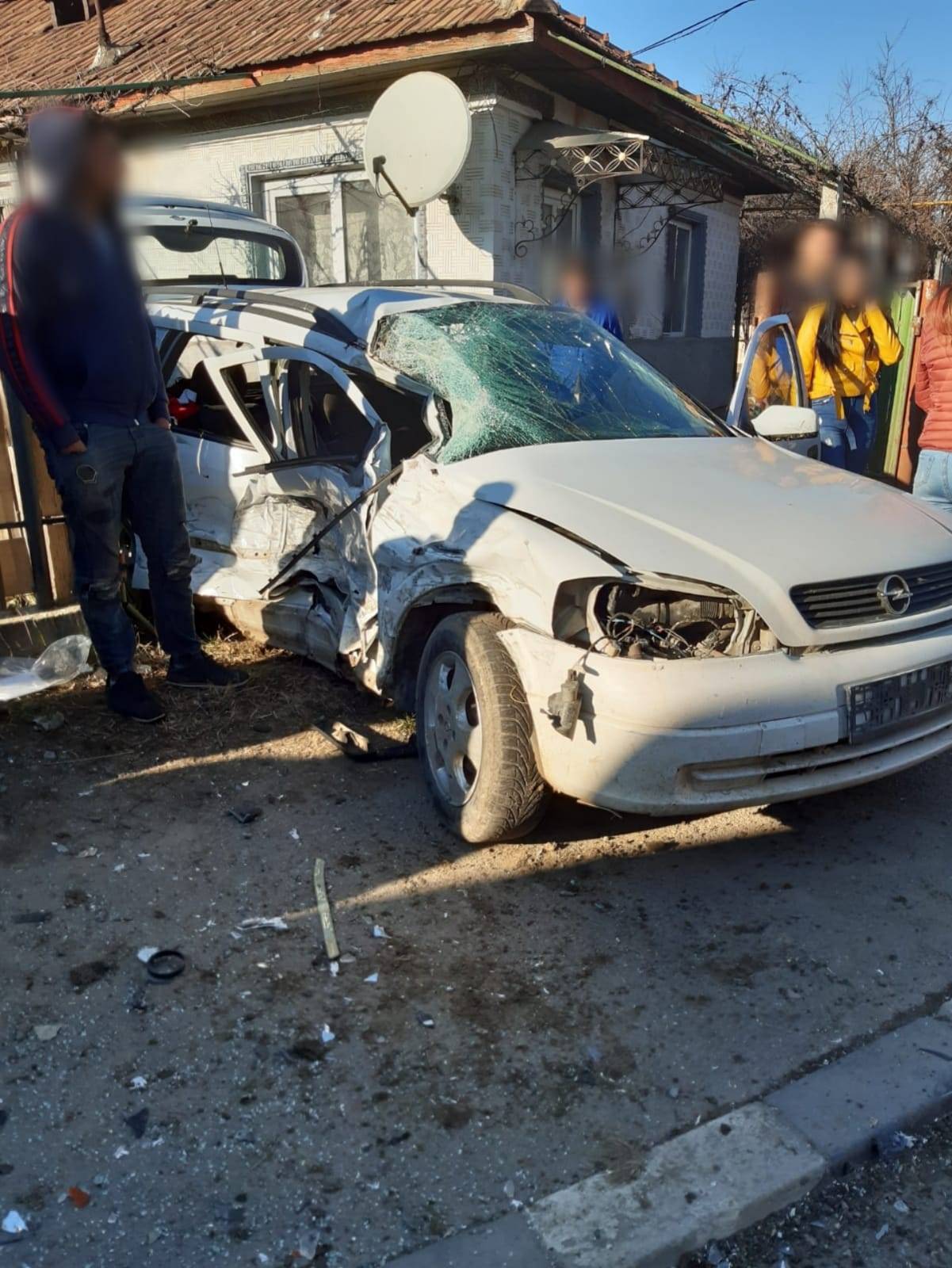 Din nou, accident la Floreşti cu persoane încarcerate Din nou, accident la Floreşti cu persoane încarcerate