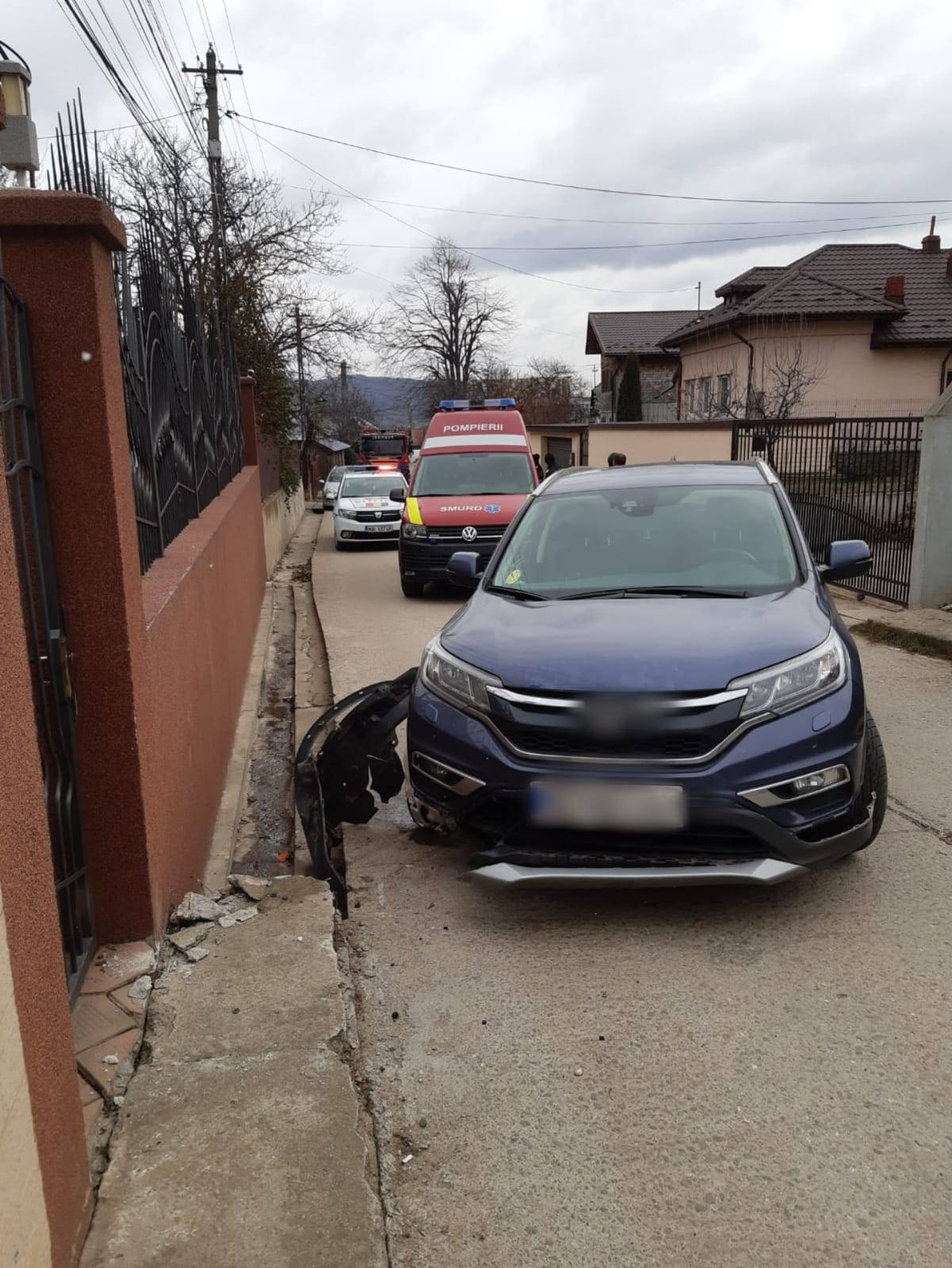 A coborât fără se se asigure şi i-a nenorocit pe alţii! A coborât fără se se asigure şi i-a nenorocit pe alţii!