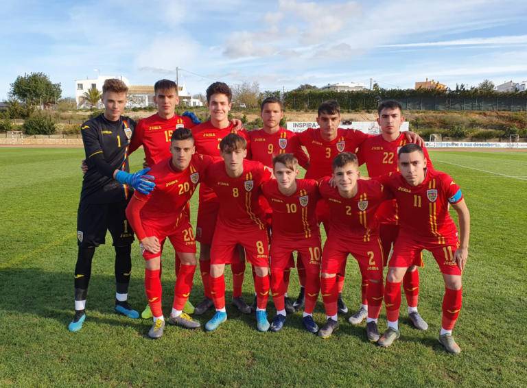 Petrolistul Ianis Stoica, golgheterul tricolorilor “U 18” în Portugalia și locul 2 la puternicul turneu din Peninsula Iberică. Tinerii fotbaliști români le-au devansat pe Spania și Turcia Petrolistul Ianis Stoica, golgheterul tricolorilor “U 18” în Portugalia și locul 2 la puternicul turneu din Peninsula Iberică. Tinerii fotbaliști români le-au devansat pe Spania și Turcia