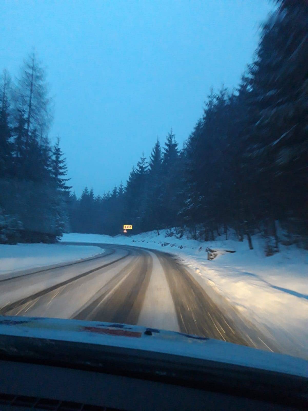 Informaţii actualizate din trafic: Cum se circulă pe principalele drumuri Informaţii actualizate din trafic: Cum se circulă pe principalele drumuri