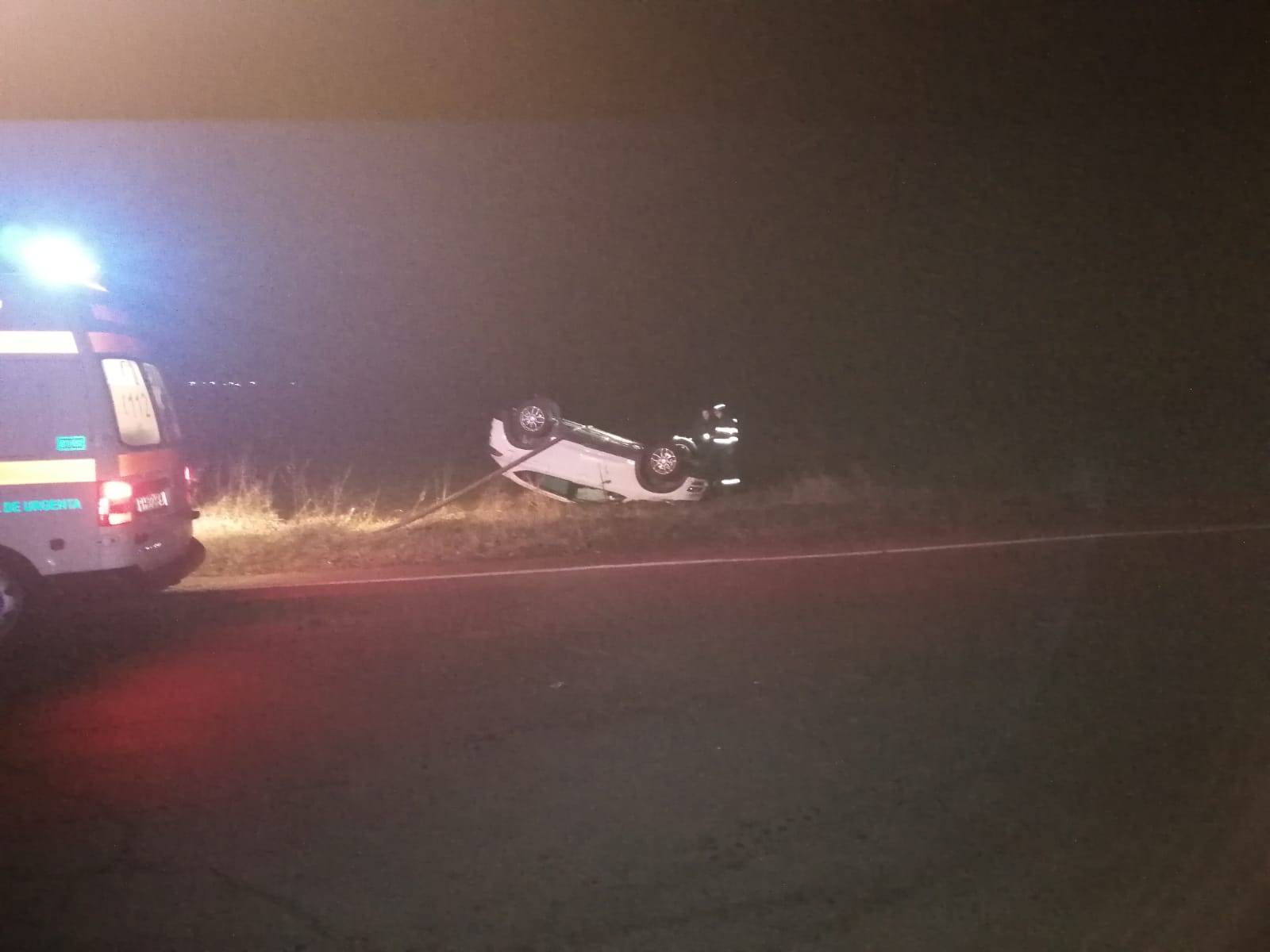 Autotursim răsturnat într-o coliziune pe DN1D Autotursim răsturnat într-o coliziune pe DN1D