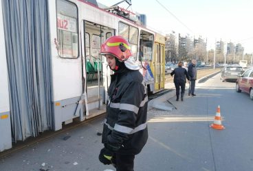 Accident în Ploieşti: Tramvai cu călători, lovit de o autobasculantă