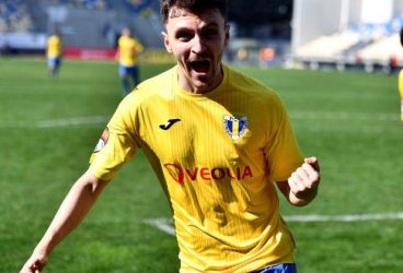 Deși se specula că ar fi fost scos în ultimul moment de pe lista disponibilizaților, Bogdan Gavrilă s-a despărțit pentru a doua oară de-un Petrolul!  Astăzi, a reziliat contractul cu clubul găzarilor