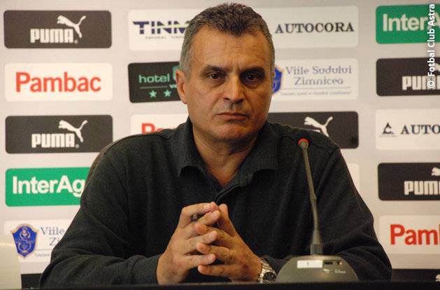 De astăzi, 15 ianuarie 2020, Costel Lazăr a redevenit, și oficial, “lup”! Ex-internaționalul, alesul suporterilor și al fostelor glorii pentru funcția nou-creată, cea de director sportiv la FC Petrolul