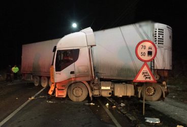 DN1 a fost blocat total, azi noapte, de un tir derapat