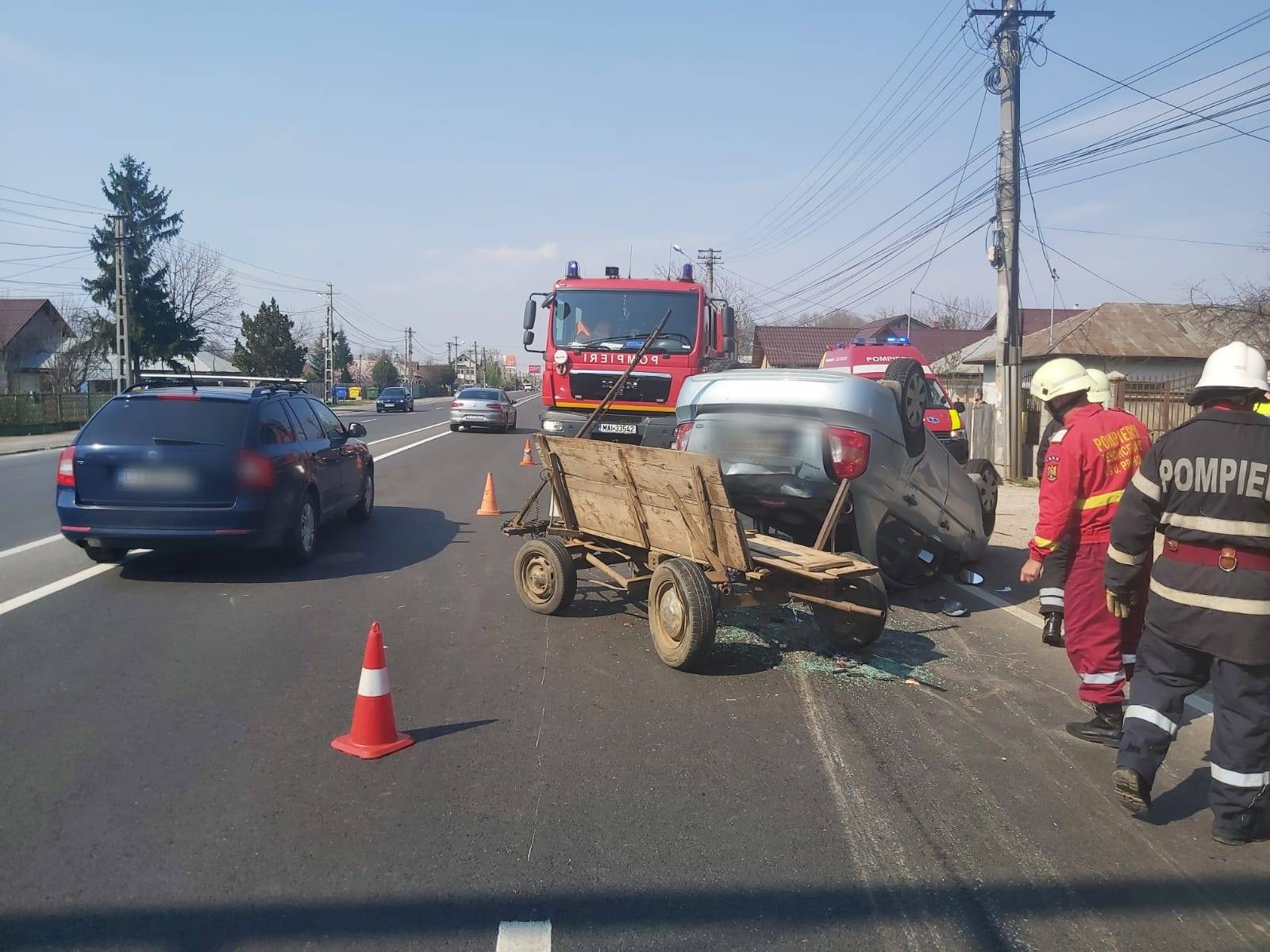 Din accidentul de la Bărcăneşti au scăpat şi caii şi cei 6 oameni implicaţi!
