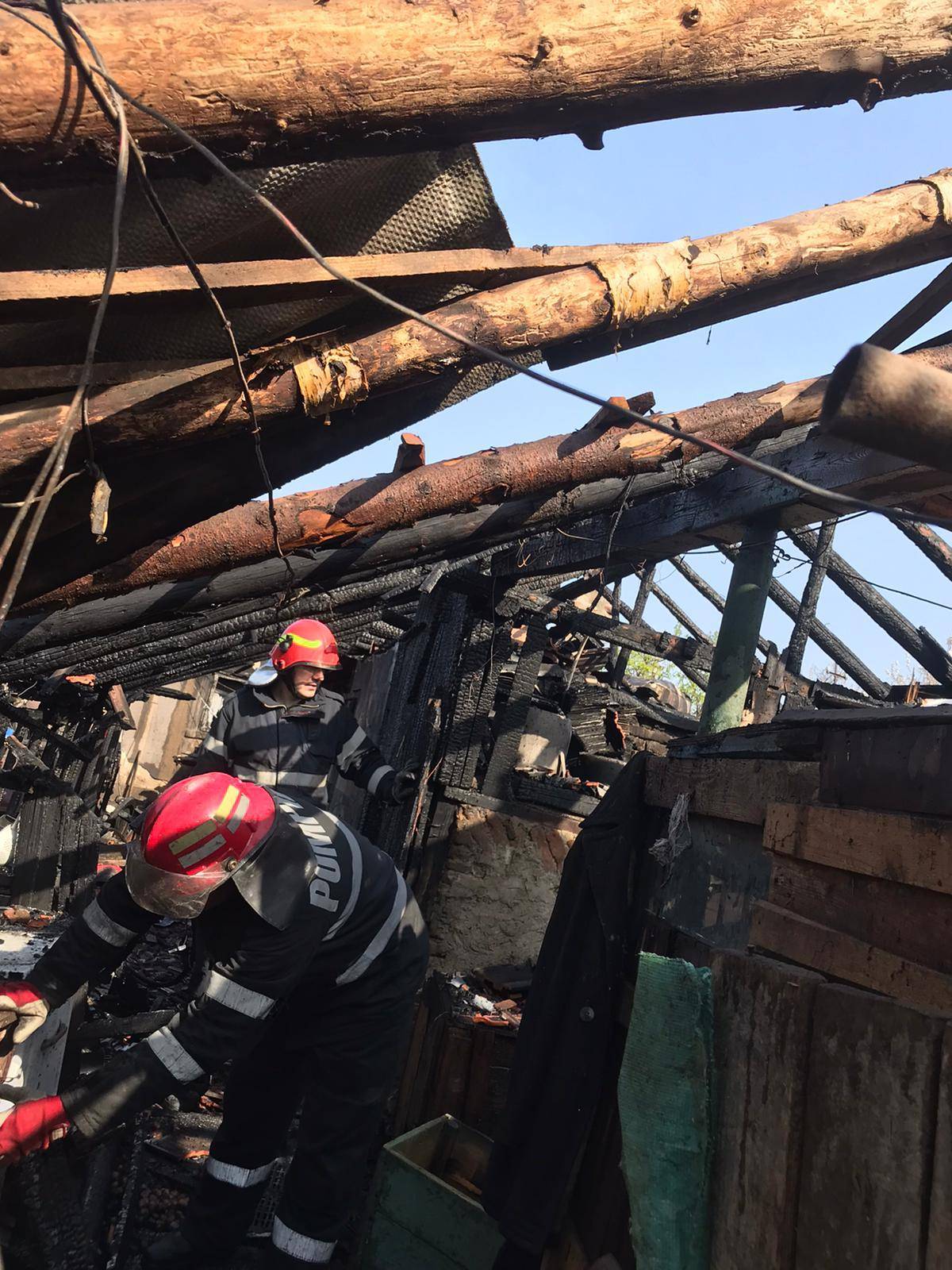 Incendiu de amploare la Mizil Incendiu de amploare la Mizil