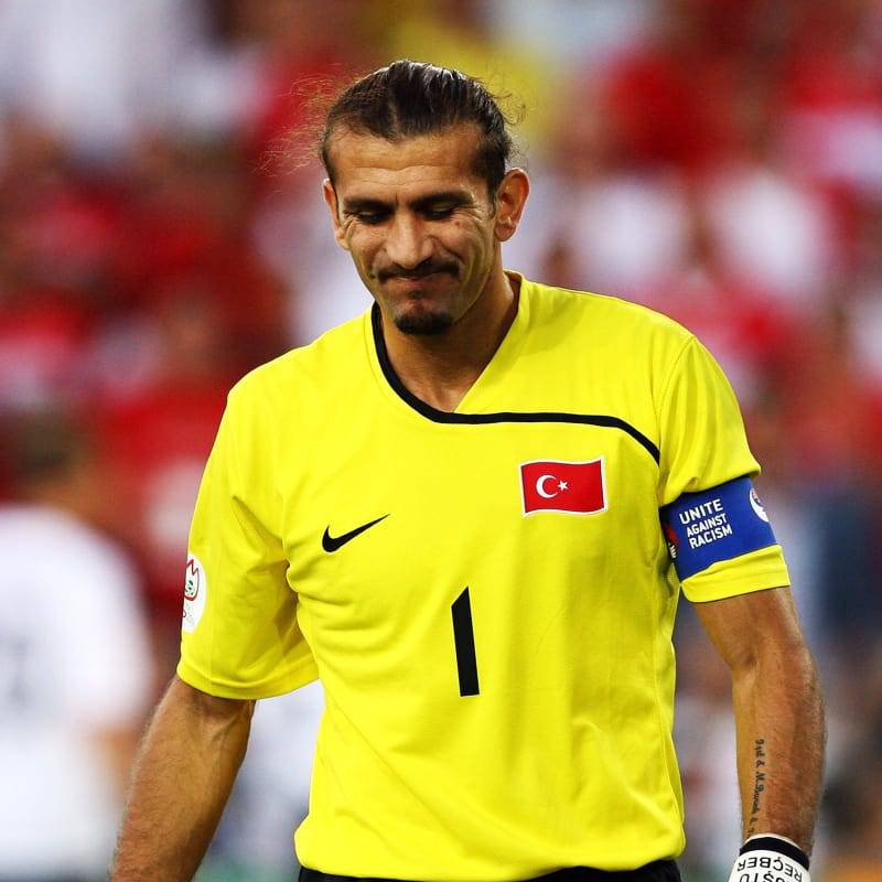 Un fost mare portar turc are grave probleme medicale. Adversar adesea al echipei naționale de fotbal a României, Rüştü Reçber – ex-Barcelona, dar nu numai – a fost testat pozitiv la virusul Covid-19! Un fost mare portar turc are grave probleme medicale. Adversar adesea al echipei naționale de fotbal a României, Rüştü Reçber – ex-Barcelona, dar nu numai – a fost testat pozitiv la virusul Covid-19!