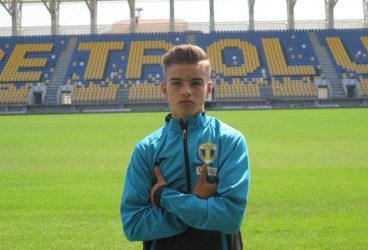 Continuă să fie FC Petrolul pepinieră pentru FCSB? După atacantul Robert Tudor, mijlocașul central „ U 17”  Antonio Dănilă a semnat și el un contract cu clubul lui Gigi Becali!