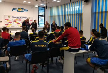 Înainte de nedorita mini-vacanță din… mini-retur, FC Petrolul a făcut antrenamente, concursuri amicale și a vândut bilete virtuale pentru meciul amânat contra Ripensiei, idee ADGA în beneficiul CCJ!