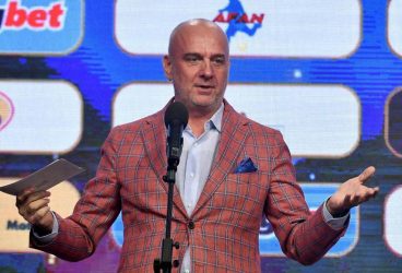 Cum vor fi remunerați (și) fotbaliștii de la Petrolul în “pauza de coronavirus”? Gigi Becali cere plată după… muncă! Sindicaliștii Dumitru Costin și Emilian Hulubei se bat la CNT pentru drepturile materiale ale fotbaliștilor