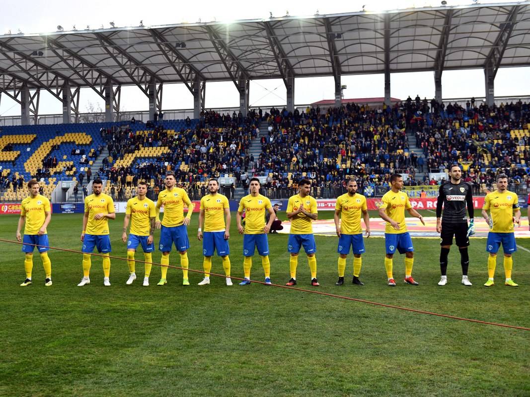 Visul frumos al calificării Petrolului în semifinale s-a spulberat. Pentru că totuși diferență de valoare, pentru că manieră de arbitraj, pentru că, dacă cel mai bun “lup” a fost Saim Tudor, clar că se… califică Sepsi!