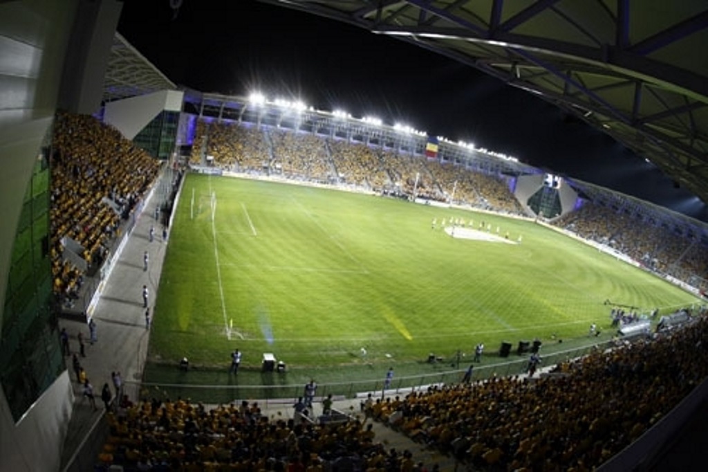 De ce avea Petrolul stadionul plin de simpatizanți acum 10 ani, iar aproape recent, maximum 3.000 de suporteri mai erau pe arena Ilie Oană? Oare, unde s-au “evaporat” 12.000 de fani?!?