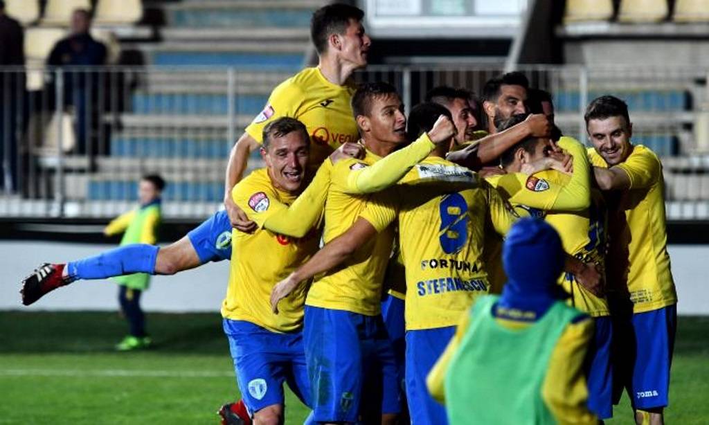 Ajutorul de 75% din salariul brut pe economie, mană cerească pentru echipele de fotbal din ligile inferioare. Cele din L1 trebuie să dovedească pierderi de 25% din venituri pentru același suport material de la stat