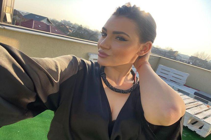 Cat de departe pot merge modelele de la Studio20 pentru a-si atrage fanii? Cat de departe pot merge modelele de la Studio20 pentru a-si atrage fanii?