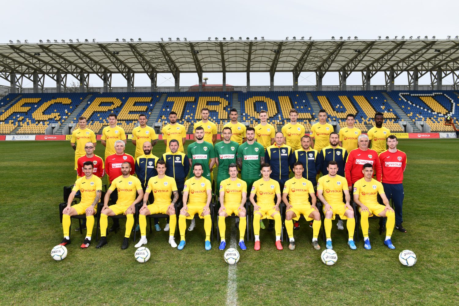 Divizionare secunde de fotbal care nu au, sezon după sezon, obiective performante, jucând la mica așa-zisă ciupeală, vor să dicteze înghețul campionatului!!! Petrolul și alte trei formații vor să mai joace pentru promovare!