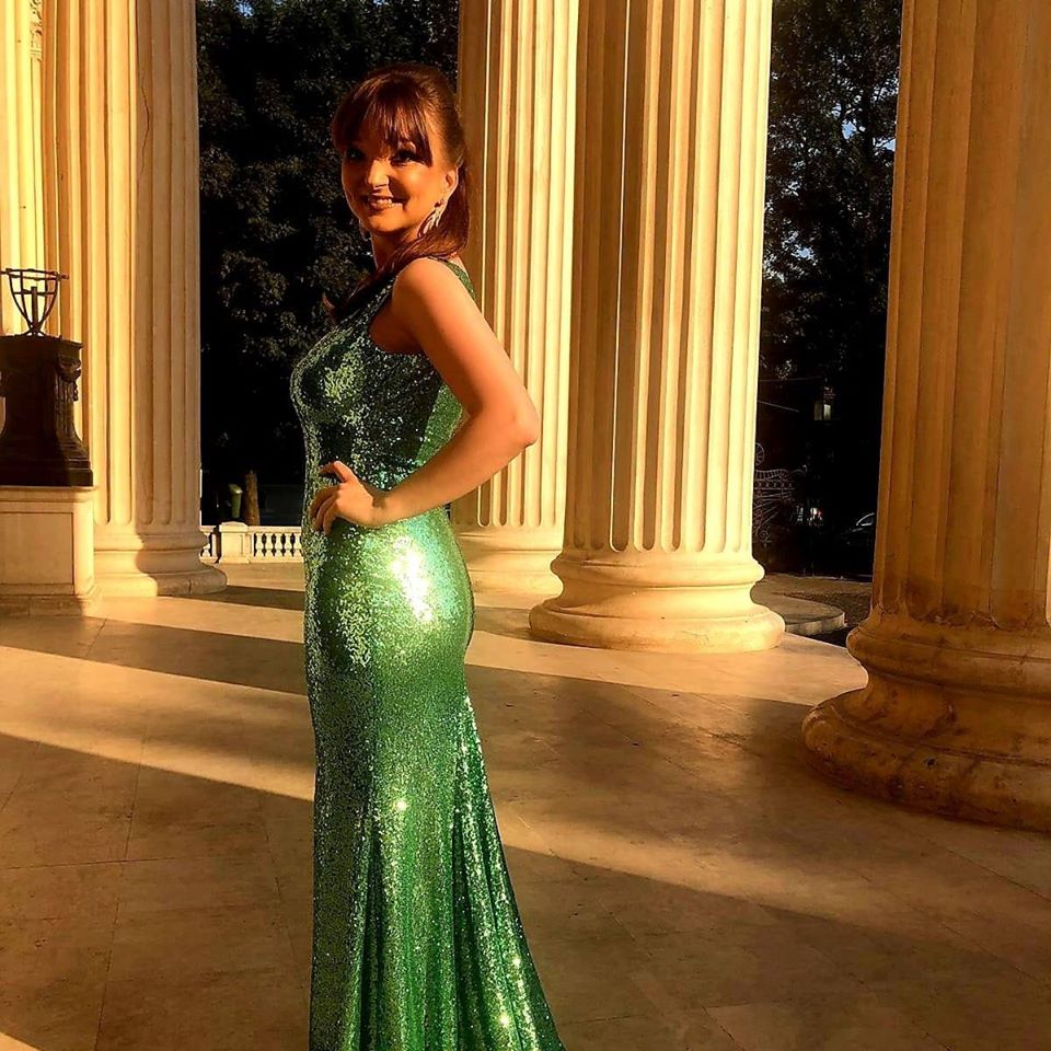 Lidia, fiica lui Corneliu Vadim Tudor, la 30 de ani de la apariţia fenomenului România Mare Lidia, fiica lui Corneliu Vadim Tudor, la 30 de ani de la apariţia fenomenului România Mare