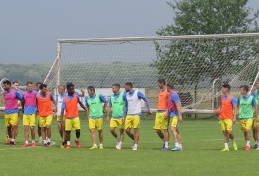 După amicalul cu Astra Giurgiu, “lupii” au revenit la antrenamente, antrenamente, antrenamente… Când la Strejnicu, când la Pleașa, dar e păcat că sunt tot mai dificil de găsit parteneri pentru meciuri amicale!