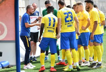 Petrolul începe sâmbătă, 4 iulie 2020, play-off-ul Ligii a II-a de fotbal! Prima etapă va debuta vineri și se va termina tocmai marți, din rațiuni de televizare! Derbiul rundei se joacă tot pe iarbă artificială, la Arad