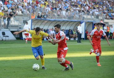 UTA Arad – Petrolul, meci de totul sau nimic pentru „lupi”