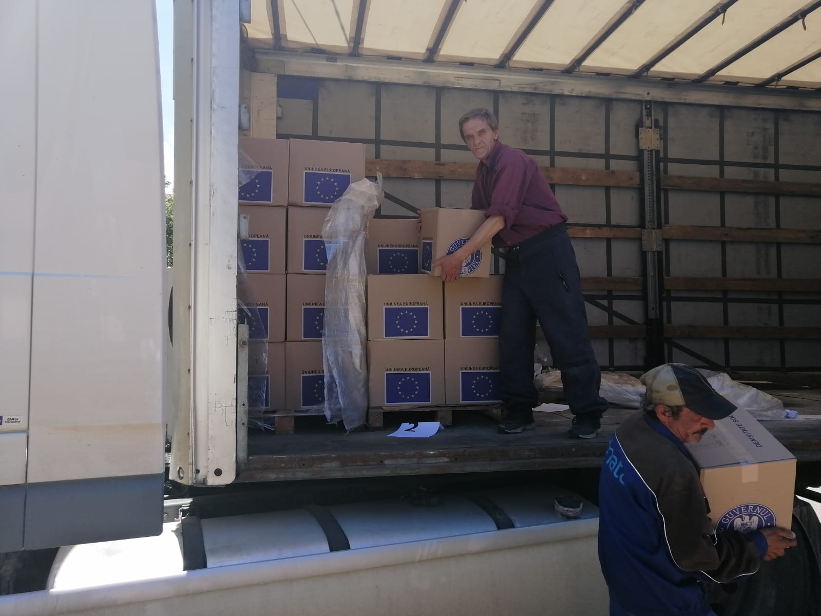 Ploieștenii asistați primesc pachete cu produse de igienă – ajutoare europene