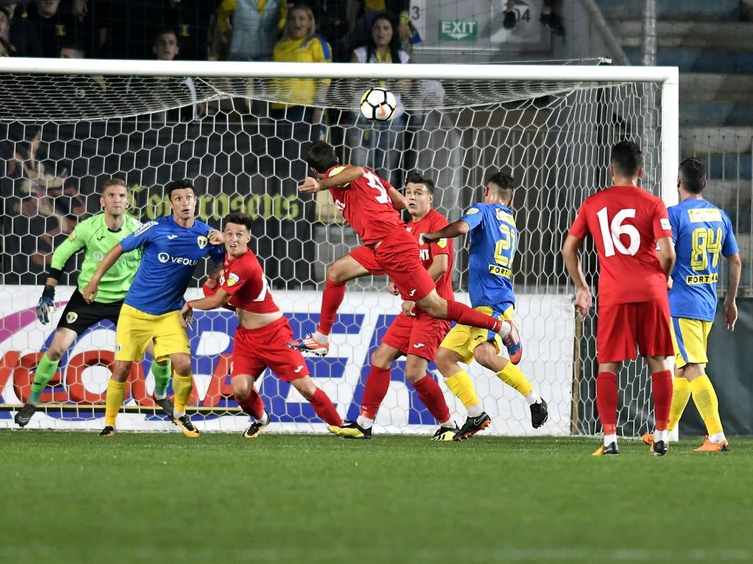 După eșecul cu FC Argeș, s-a terminat cu boieria la FC Petrolul! Deplasarea de la Mioveni, fără vreo miză pentru “lupi”, se va face în… chiar ziua meciului!!!