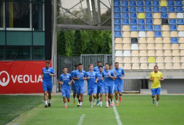 Noul tehnician al Petrolului i-a dat o… mână de ajutor serioasă antrenorului de la juniorii A ai clubului găzarilor, Victor Roșca! Dezmorțire cu 10 “puști” de la care se speră să devină titularii lui Moldovan în Liga a II-a!