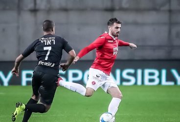 Au mai apărut și seniori transferați la FC Petrolul Ploiești. Trei străini și un român au semnat contracte pe durata obișnuită: un sezon! Unul dintre ei, de fapt, și-a prelungit angajamentul