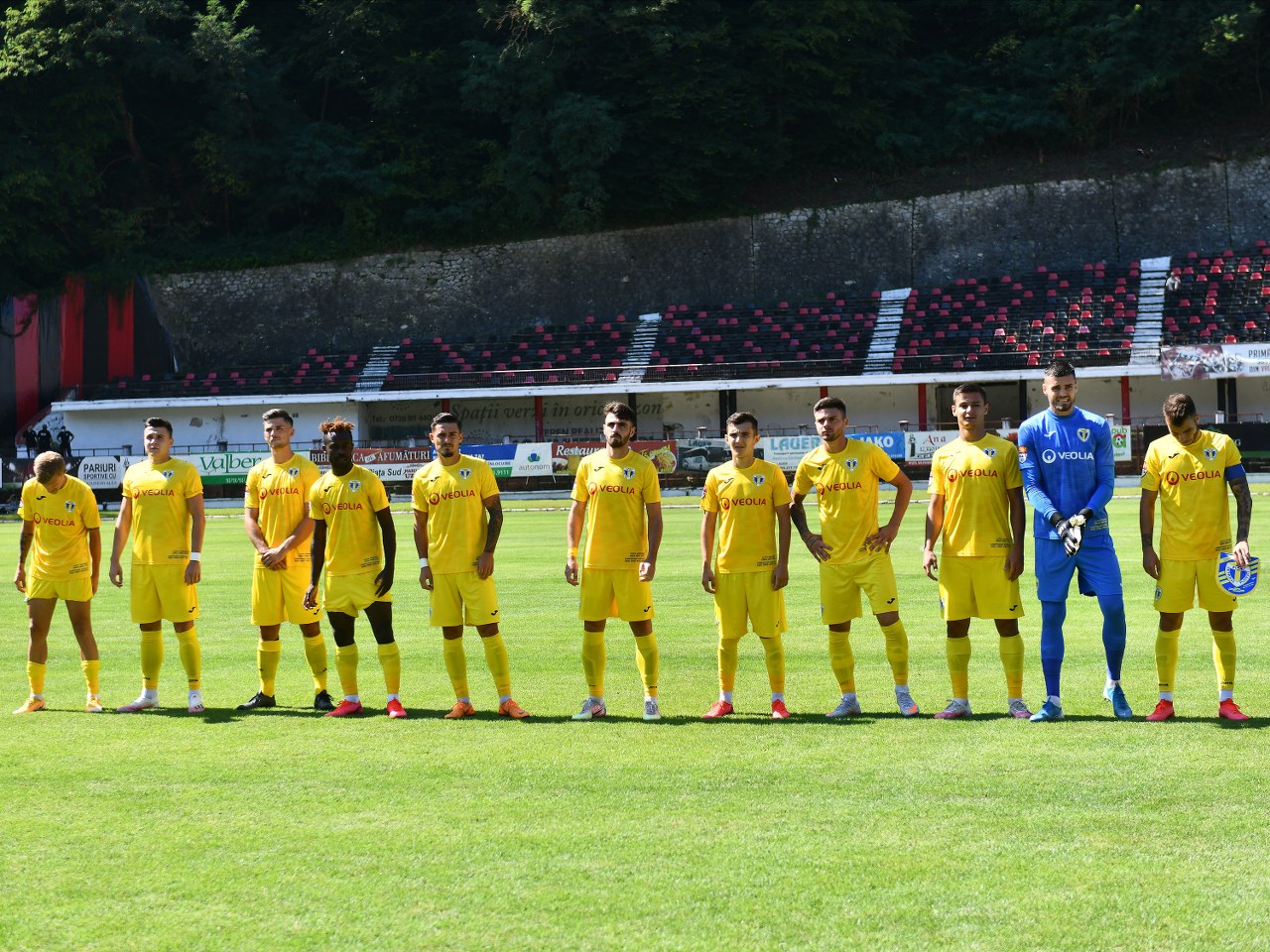 Căpitan nou, un alt Petrolul, joc foarte bun, victorie la scor! După un debut tare de meci, CSM Reșița… nu a știut ce a lovit-o ca din senin!