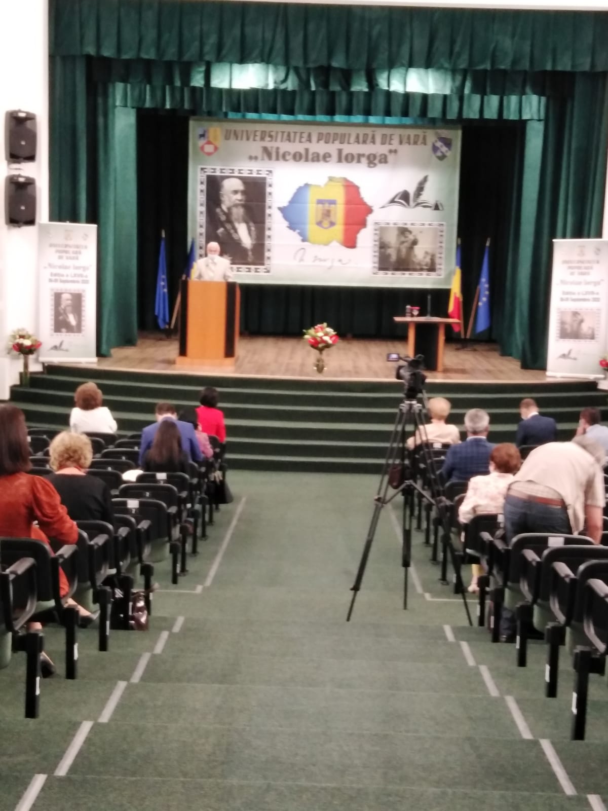 Imagini de la Vălenii de Munte, la deschiderea Universităţii Populare “Nicolae Iorga” Imagini de la Vălenii de Munte, la deschiderea Universităţii Populare “Nicolae Iorga”