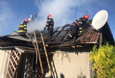 Imgini de la incendiul de astăzi din Puchenii Mari