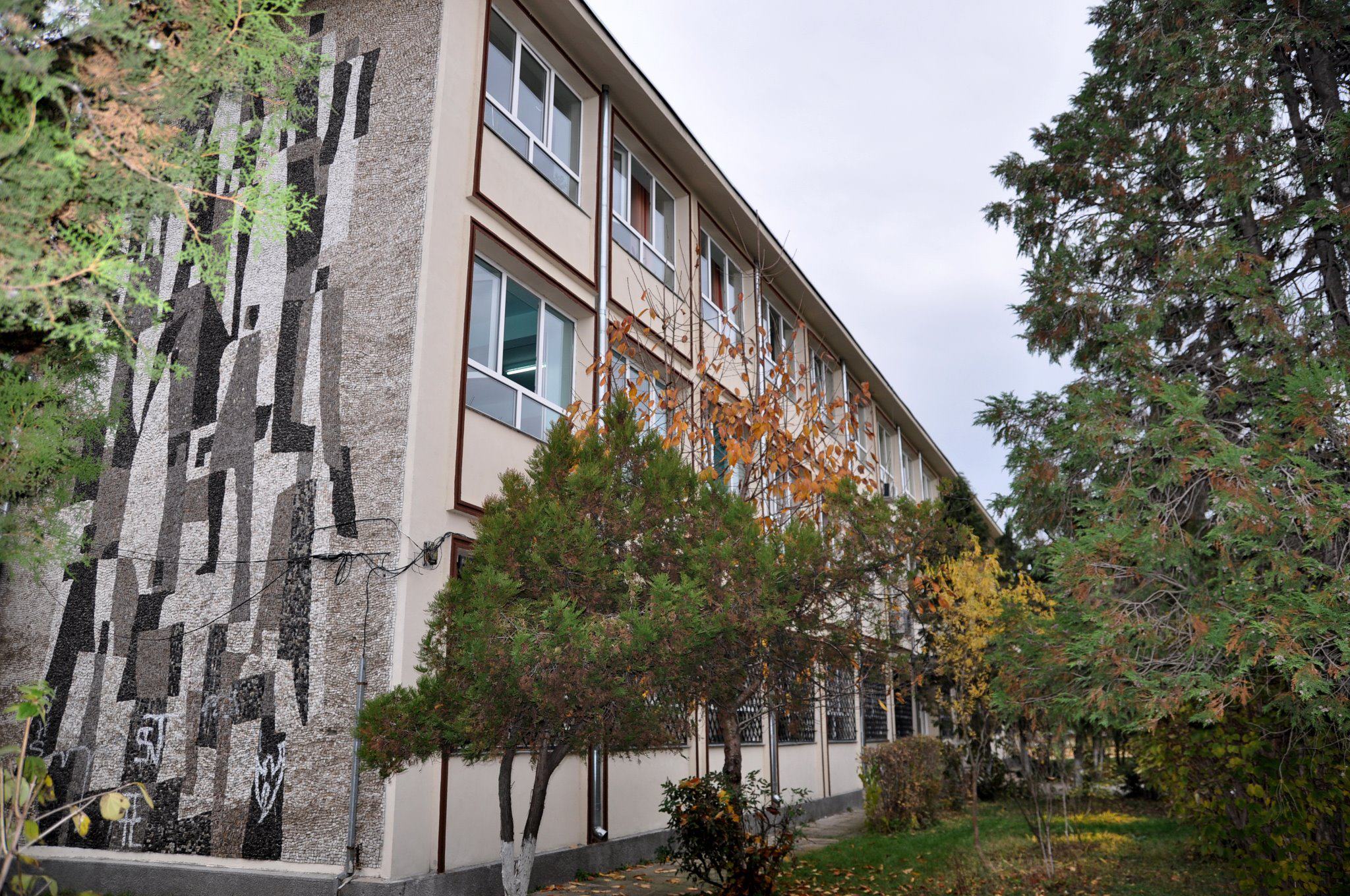 Suspendarea cursurilor faţă în faţă la 6 şcoli şi licee din Prahova, din cauza Covid Suspendarea cursurilor faţă în faţă la 6 şcoli şi licee din Prahova, din cauza Covid