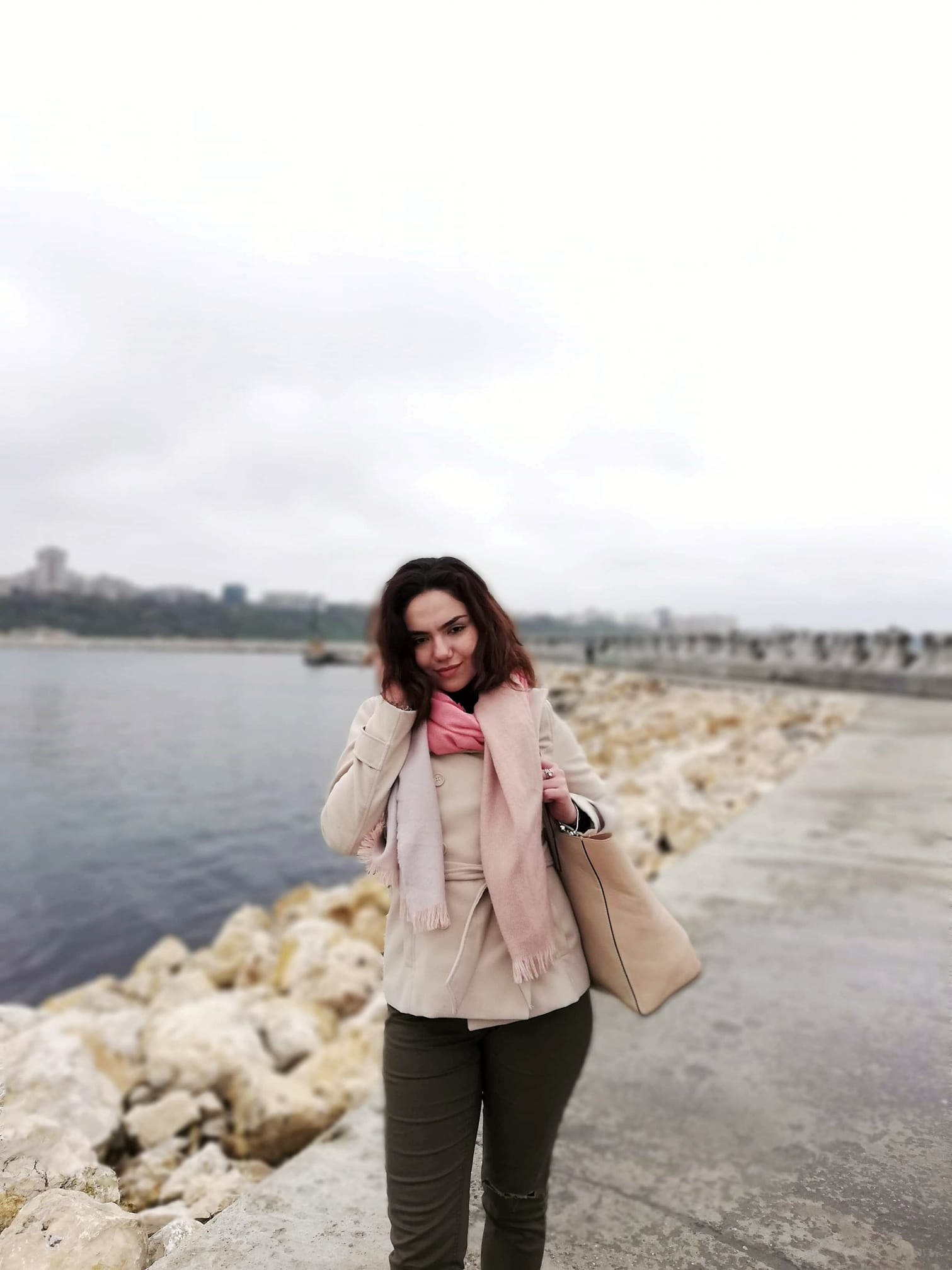 A plecat la ceruri Alexandra Bărbuceanu, o tânără excepțională, absolventă a C.N. Mihai Viteazul A plecat la ceruri Alexandra Bărbuceanu, o tânără excepțională, absolventă a C.N. Mihai Viteazul