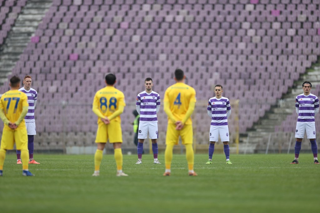 În ziua când nici “vedetele” nu au mers la maximum, ar fi putut câștiga Petrolul la Timișoara? Poate dacă nu ar fi fost infectați cei cinci titulari obișnuiți și ar fi mers bine și restul!