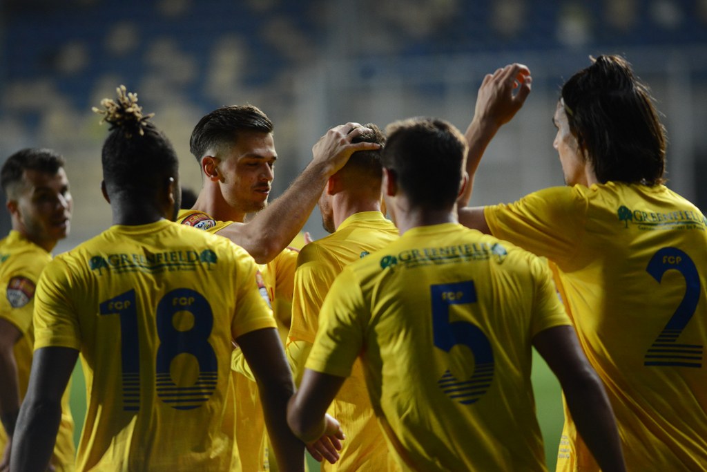 Va reuși Petrolul, “gazdă” în deplasare luni, să câștige meciul cu Aerostar Bacău, fără cinci + unul titulari? Viitoarele confruntări care se succed la foc continuu devin infernale în condițiile date!