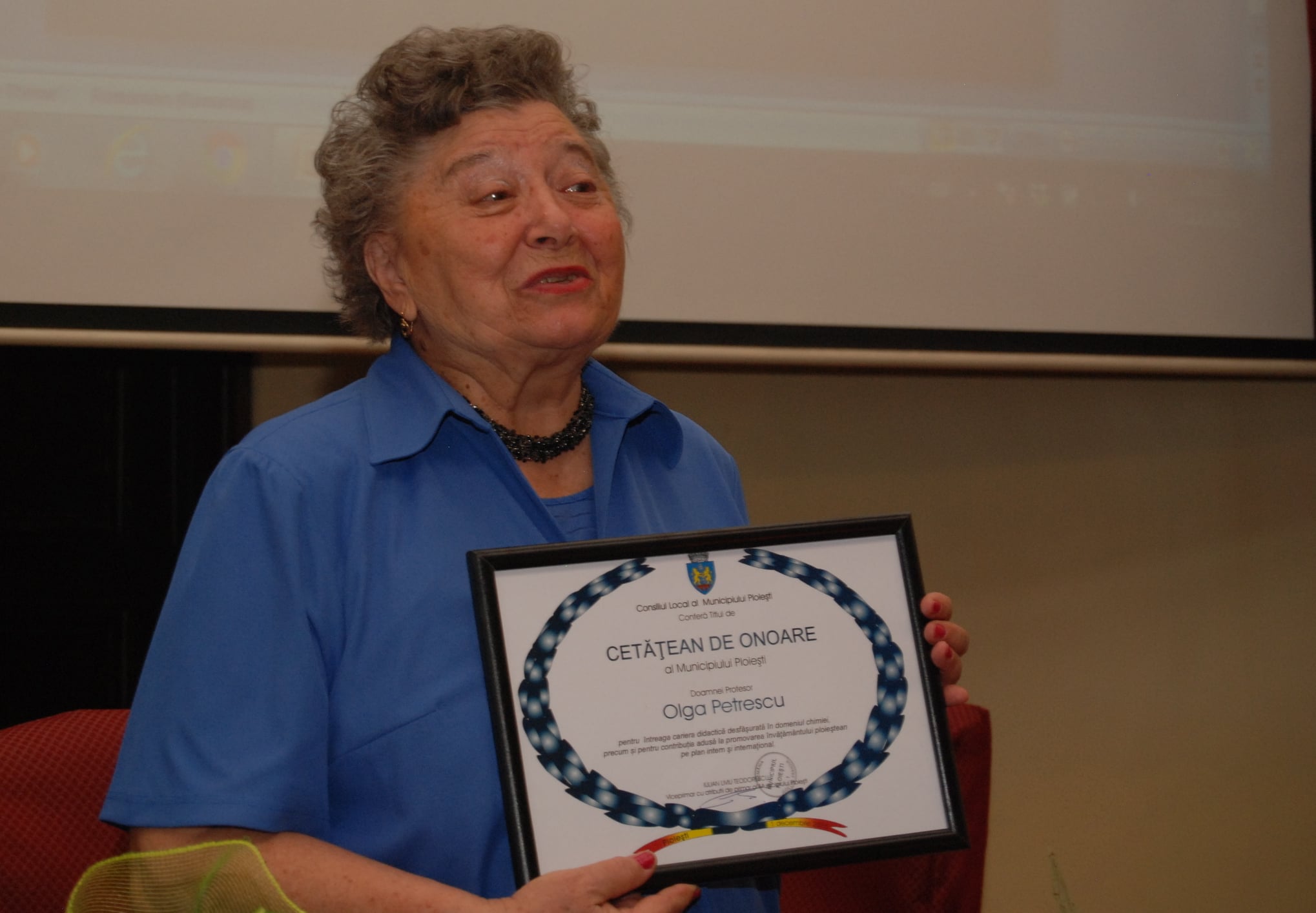 Legendara profesoară Olga Petrescu sărbătorește a 85-a aniversare, împreună cu România Legendara profesoară Olga Petrescu sărbătorește a 85-a aniversare, împreună cu România