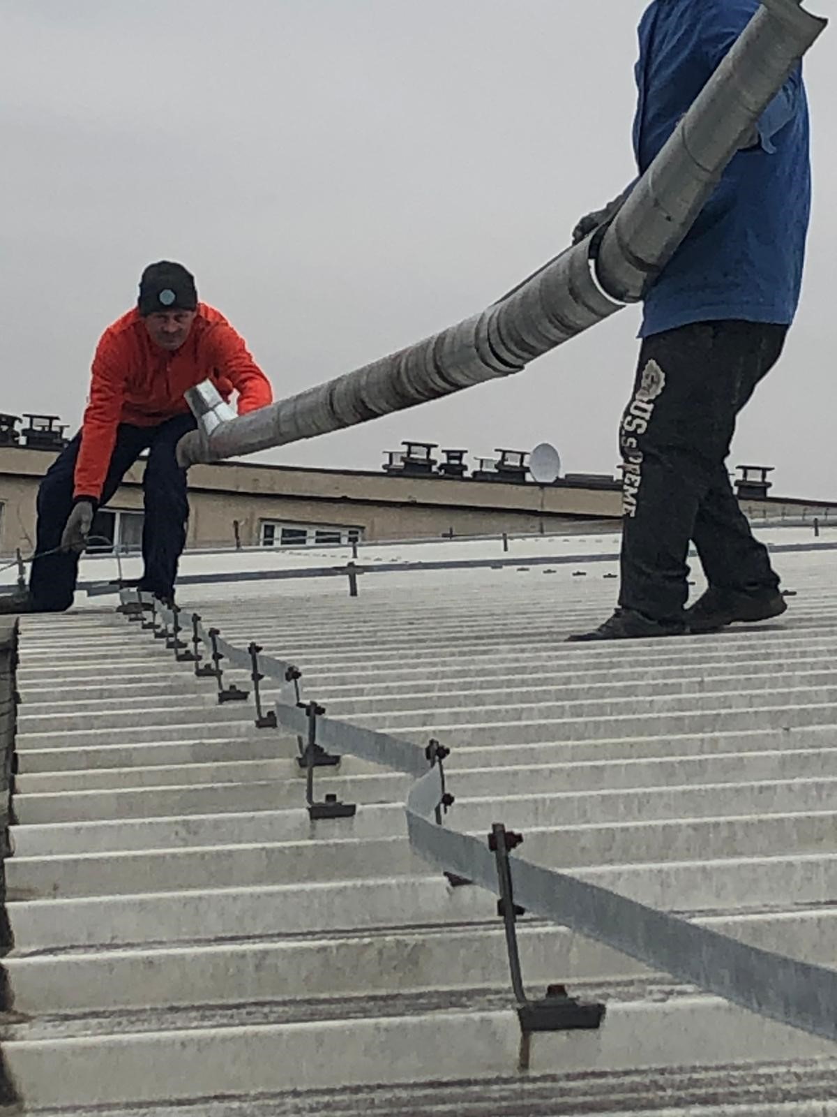 Ploile abundente de zilele trecute au afectat cele mai importante baze sportive din Ploiești Ploile abundente de zilele trecute au afectat cele mai importante baze sportive din Ploiești