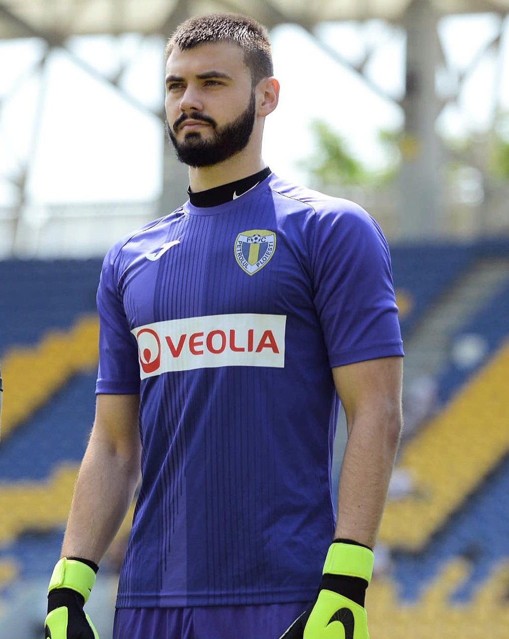 Un fost petrolist moldovean de peste Prut, Cristian Apostolachi, “vicecampion de toamnă” al primei ligi din țara sa de baștină! “Kiki” este rezerva unui portar de 26 de ani