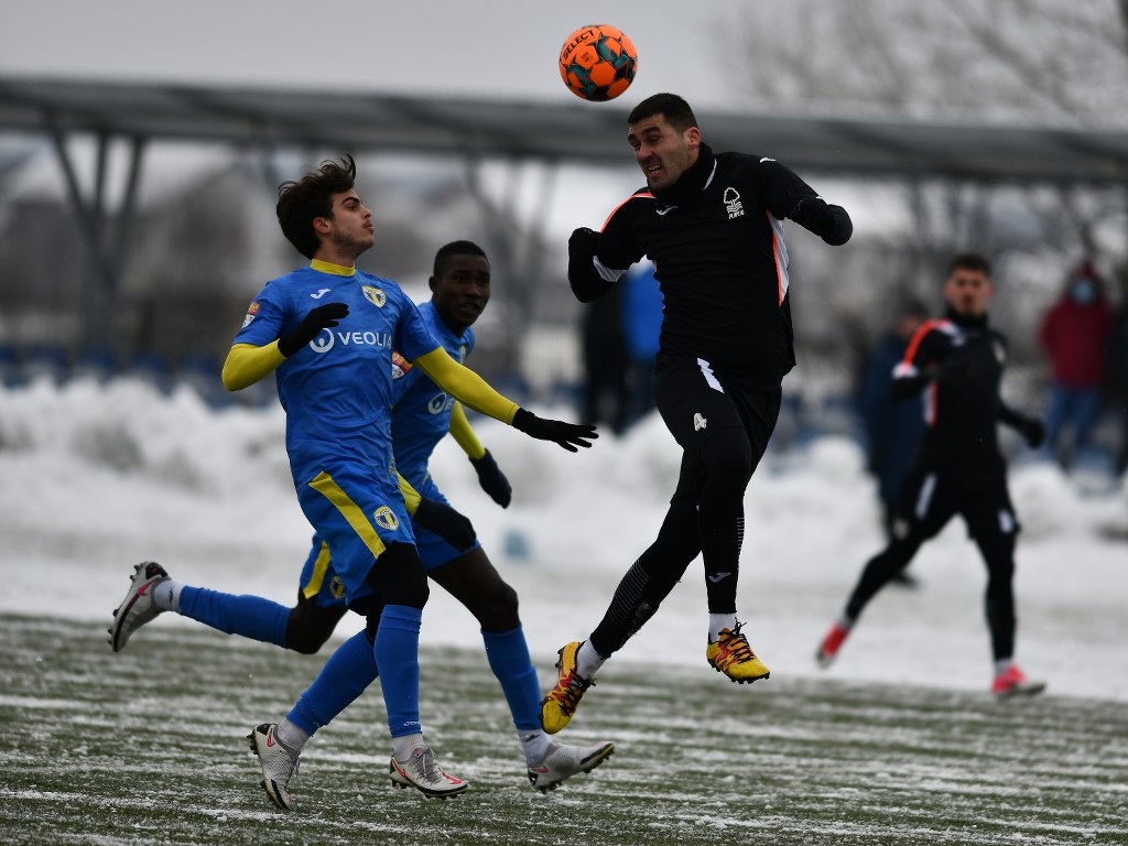 Mai bine de-un set de tenis și un gol anulat, în primul meci-test din 2021 al Petrolului… dezlănțuit! Și întărită cu trei “underi” ai găzarilor, CSO Plopeni nu a rezistat deloc grozav!