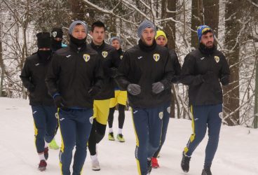 Petrolul a intrat în… “lockdown”! Și-a anulat două meciuri amicale, inclusiv cel mai important, contra liderului L2, optând pentru penultima zi de cantonament la o alergare prin pădure. Reveniți acasă mai devreme, “lupii” vor avea trei zile libere!