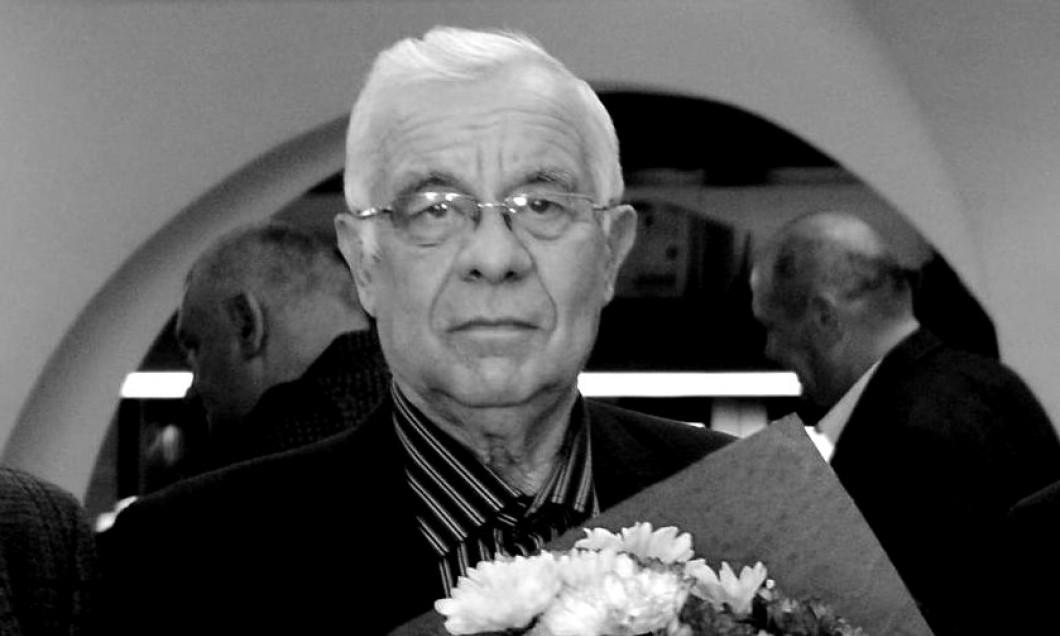 În prima noapte a lui 2021, a mai căzut o Stea de pe Cerul minunat de altădată al Petrolului cel adevărat! CAMIL OPRIȘAN, fost adversar, pe teren, al celebrei Liverpool FC, a pășit neașteptat de repede pe ultimul drum al său!