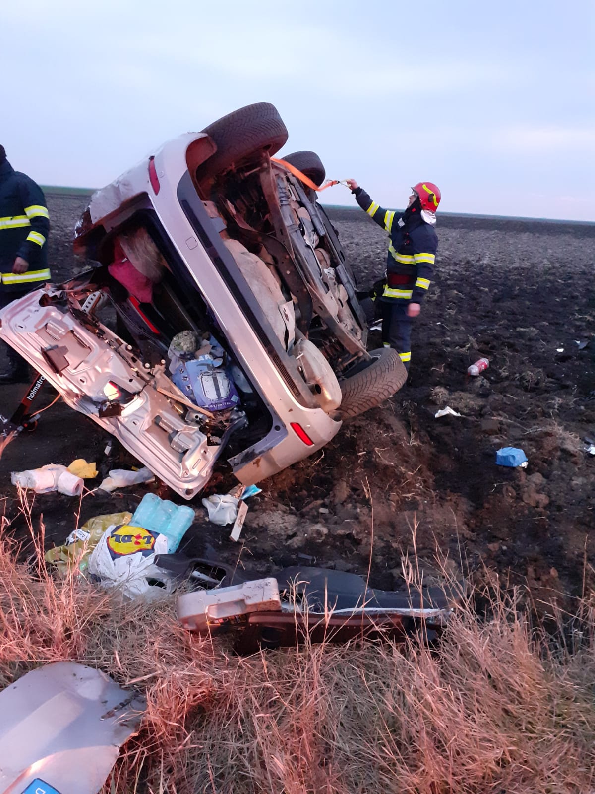 Accident cu descarcerare la ieșirea din Mizil