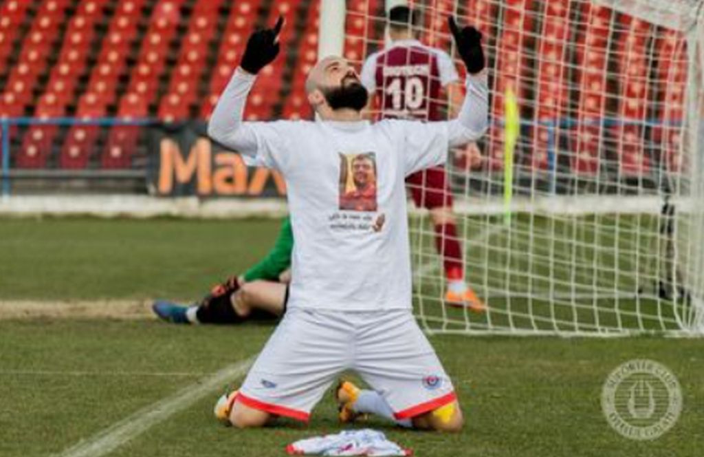 Fostul mijlocaș al Petrolului, Georgian Păun, a deschis scorul, astăzi, pentru Oțelul Galați și i-a dedicat golul tatălui său, plecat la cele sfinte luna trecută, după o boală necruțătoare!