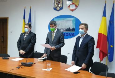 Prefectul Cristian Ionescu și doi noi subprefecți au depus azi jurământul