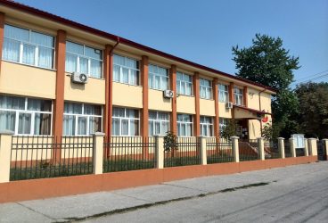 Laptopuri din partea Primăriei pentru elevii eminenți din Filipeștii de Pădure