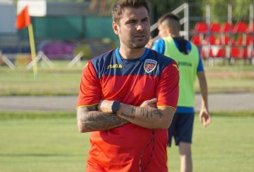 Un tânăr și talentat fost junior al Petrolului, trecut de Adrian Mutu pe lista adițională de jucători de la echipa națională “U 21” pentru “EURO”! Fusese vândut definitiv de clubul găzarilor, la Gaz Metan Mediaș, pentru o sumă de bani modică!