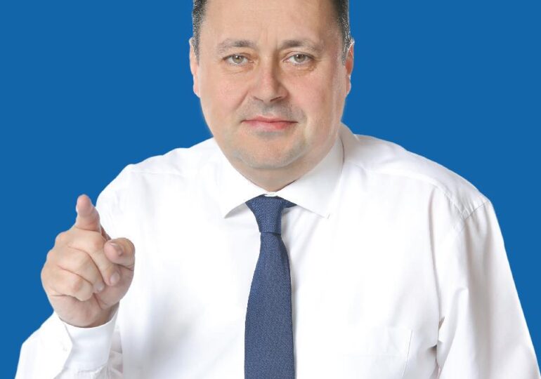 Primăria Ploiești și Veolia România vor decide săptămâna viitoare viitorul pe termen scurt al Petrolului! Considerându-se jignit pe nedrept de către unii suporteri, președintele Costel Lazăr se gândește să renunțe!