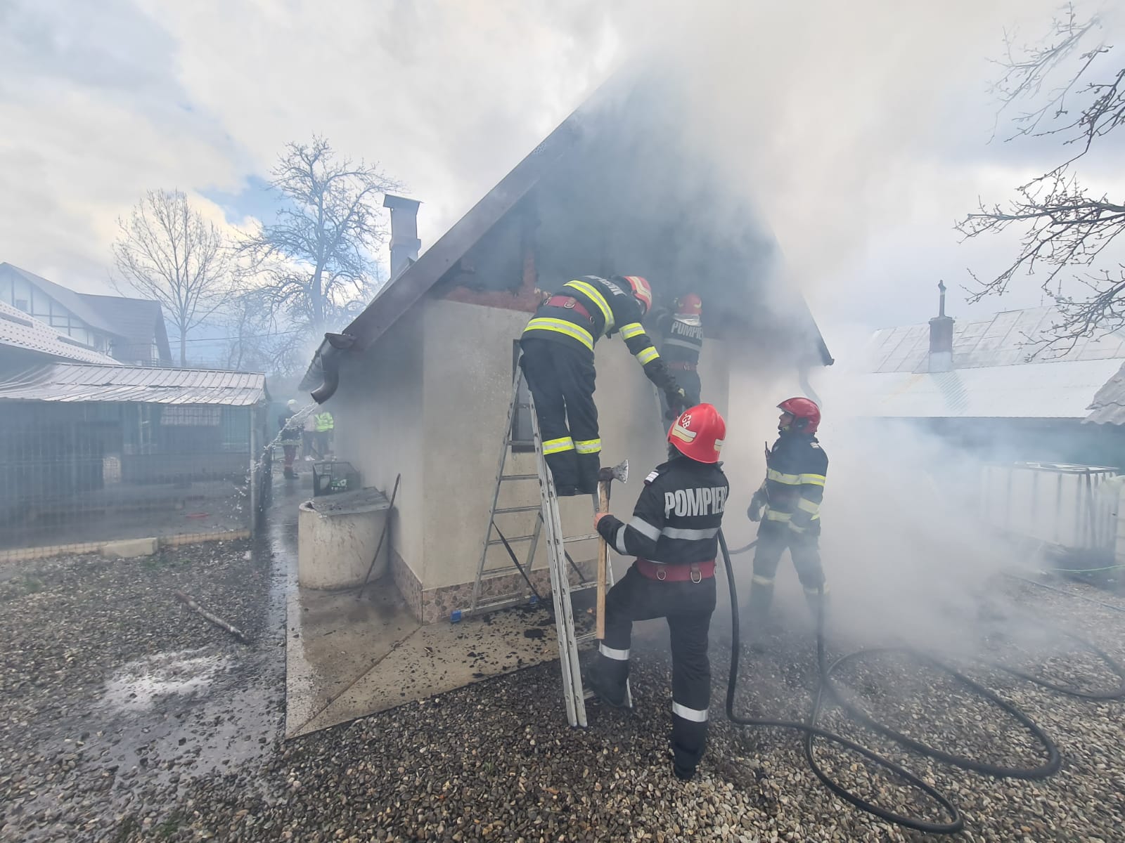 Imagini cu incendiul de astă seară, de la Brebu Imagini cu incendiul de astă seară, de la Brebu